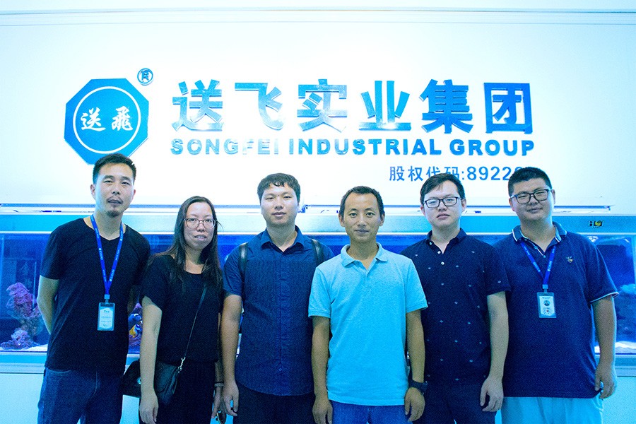 熱烈歡迎蛇口灣廈置業(yè)領(lǐng)導蒞臨我司考察！